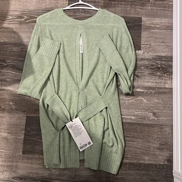 BNWT Lululemon Sincerely Yours Sweater - Picture 2 of 5